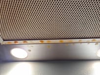 Völlig fettverschmierte Abzugshaube