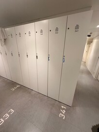 Small locker, not suitable for medium to big luggage