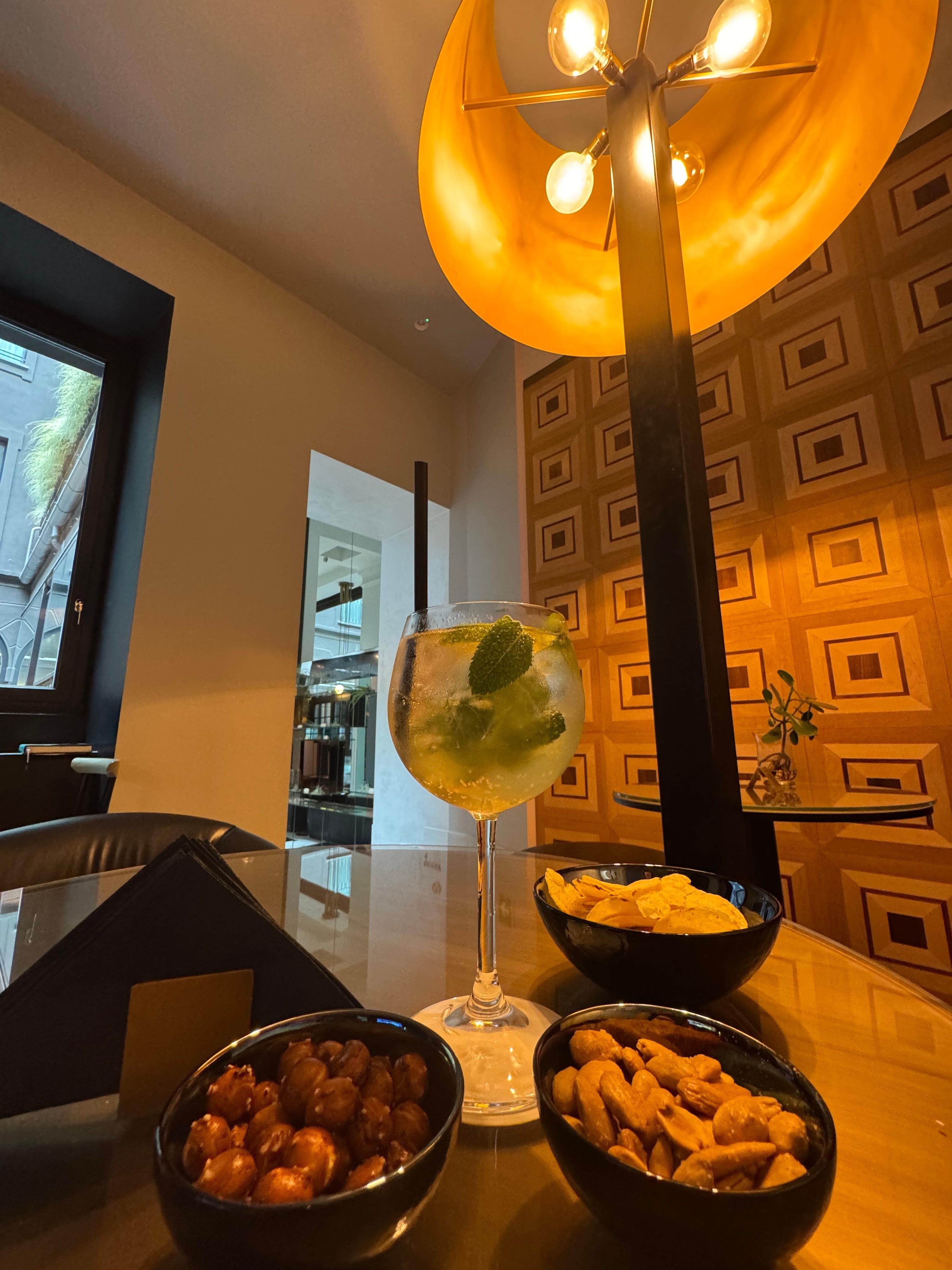 Cocktails at the bar were wonderful and came with yummy snacks. Awesome bar staff & beautiful ambiance!