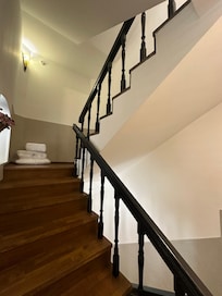 Stars from first to second floor, no elevator