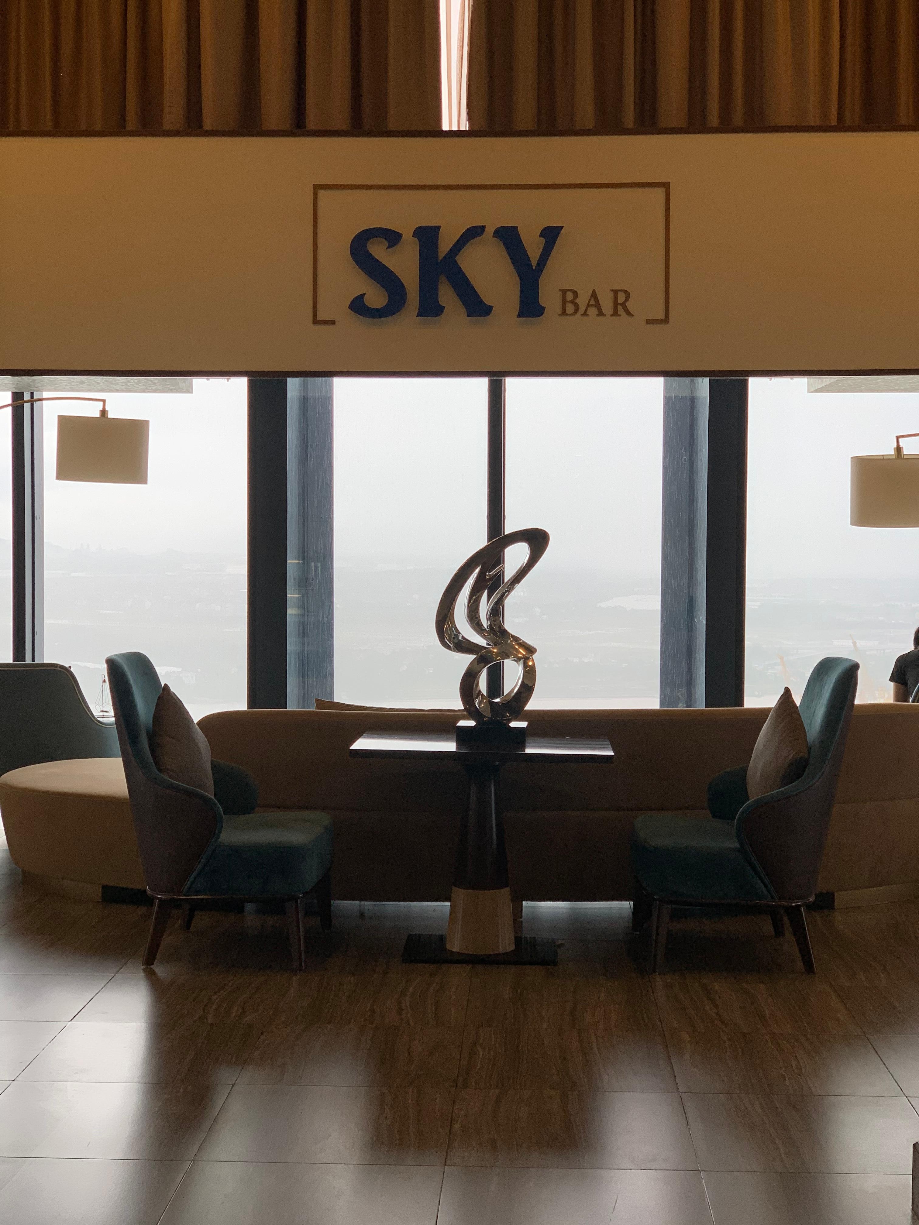 高層樓有bar可以欣賞view