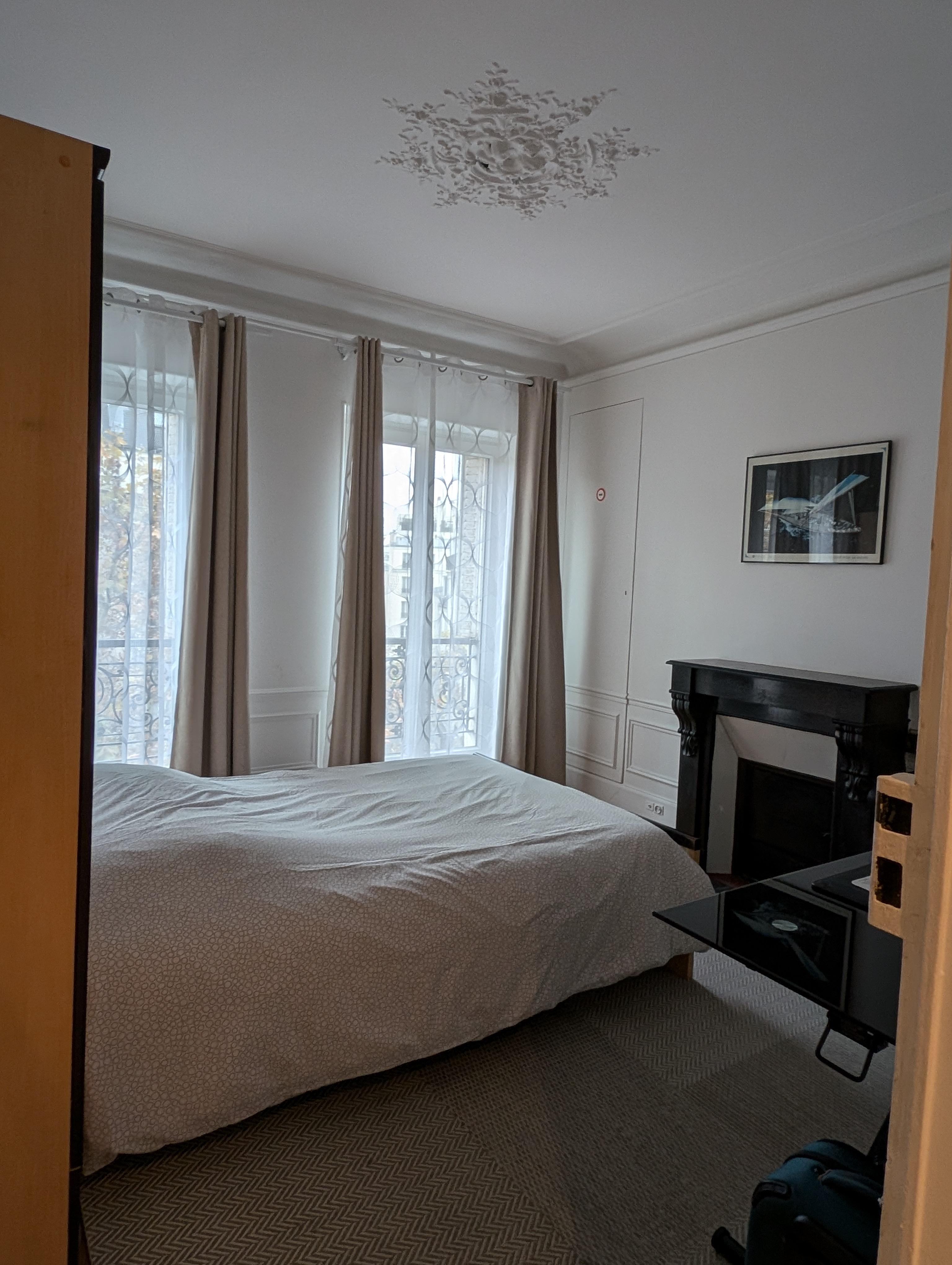 Spacious bedroom & comfy bed