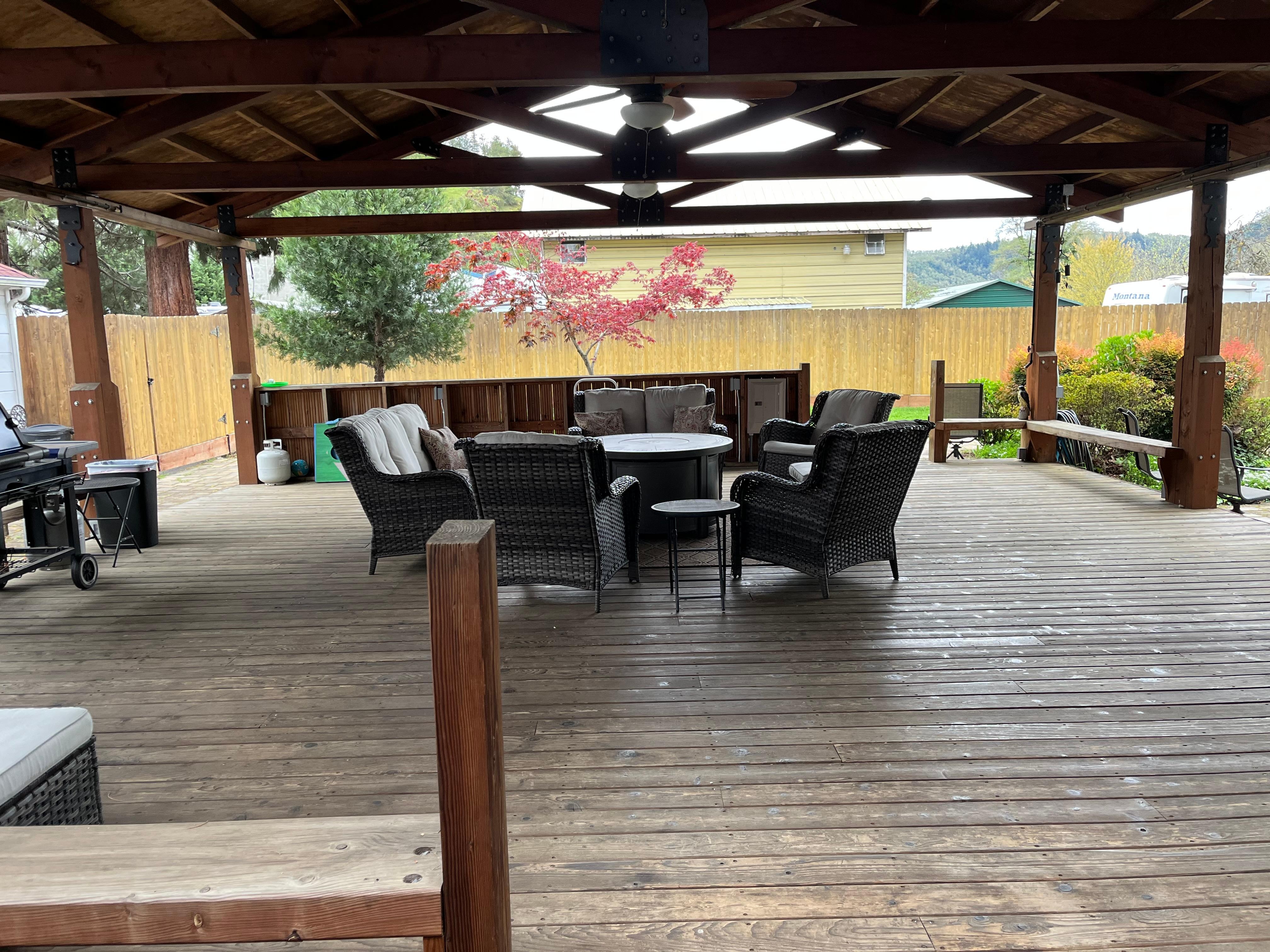 Beautiful big deck with bbq and fire pit!!