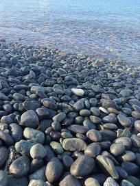 Blue Cobblestone Beach, Coral Bay