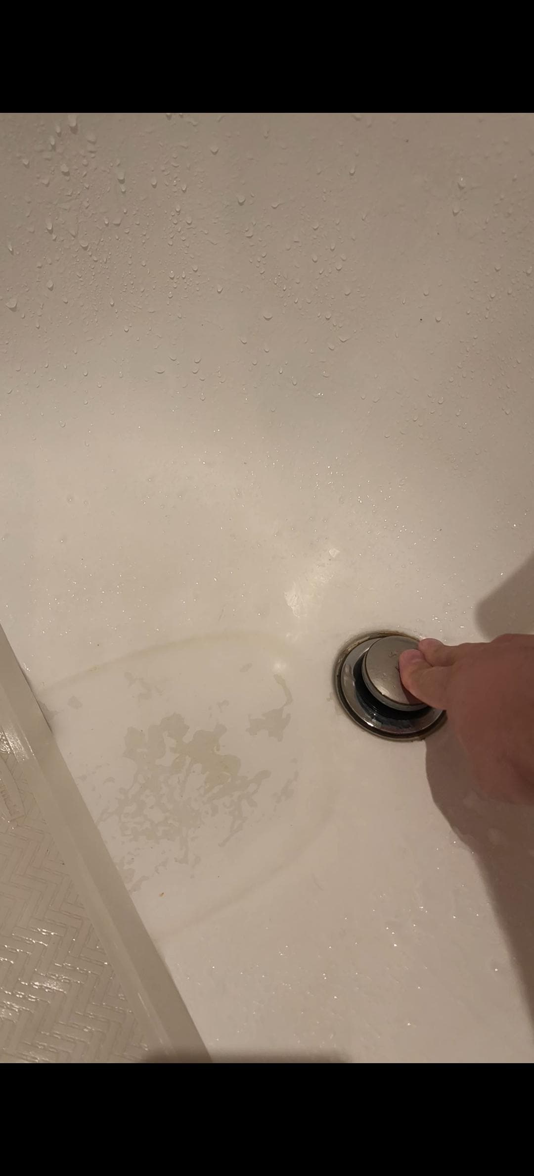 Tapón para llenar la tina no sirve, de nada te sirve que ofrezcan tina si no la puedes llenar 