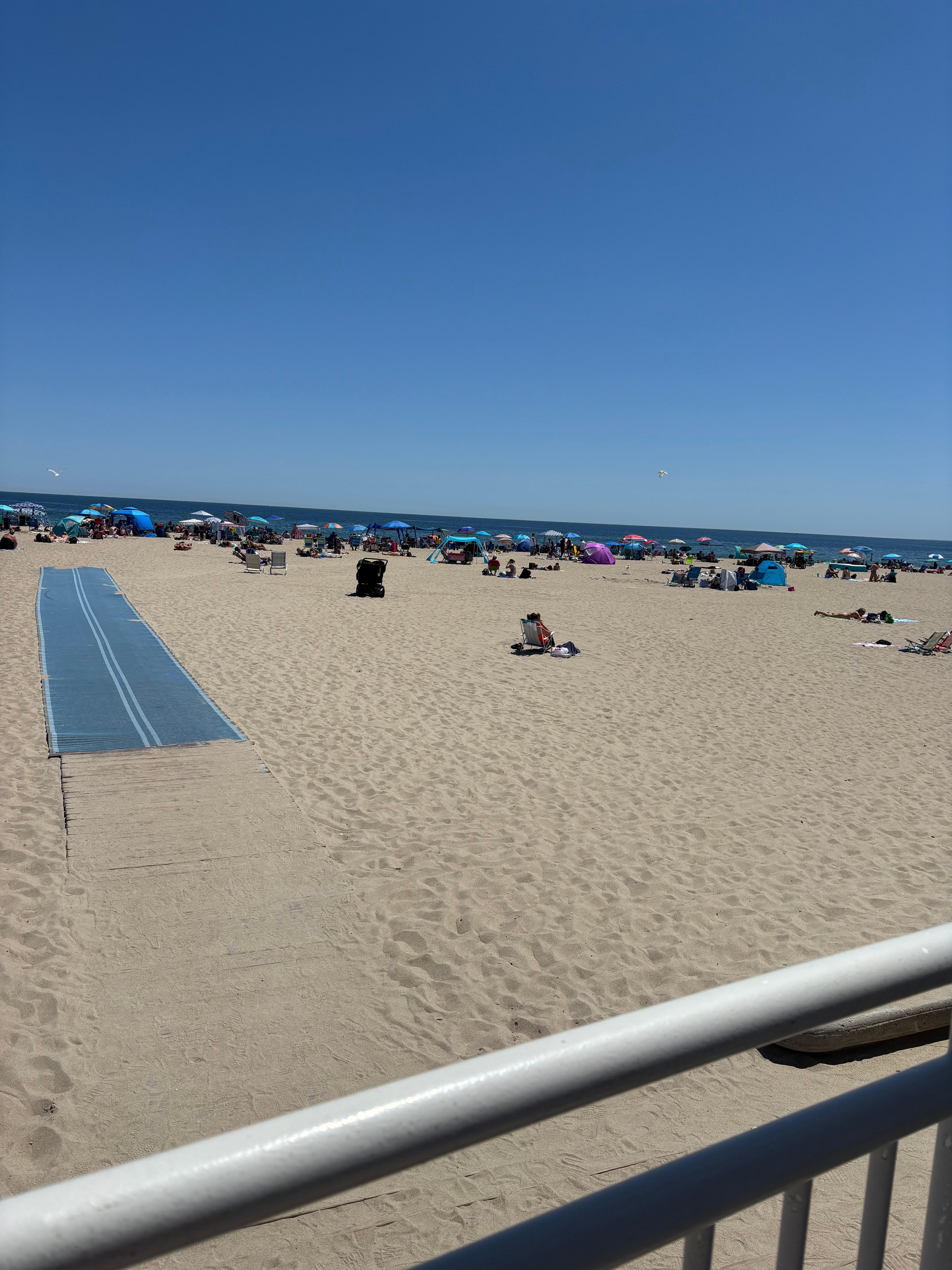 Walking distance to beach 