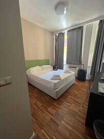 Comfortable bed, spacious room