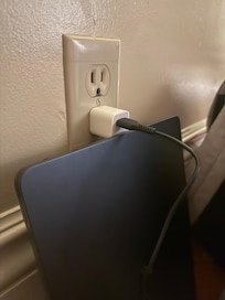 Had to take see my laptop to hold the plug in place.