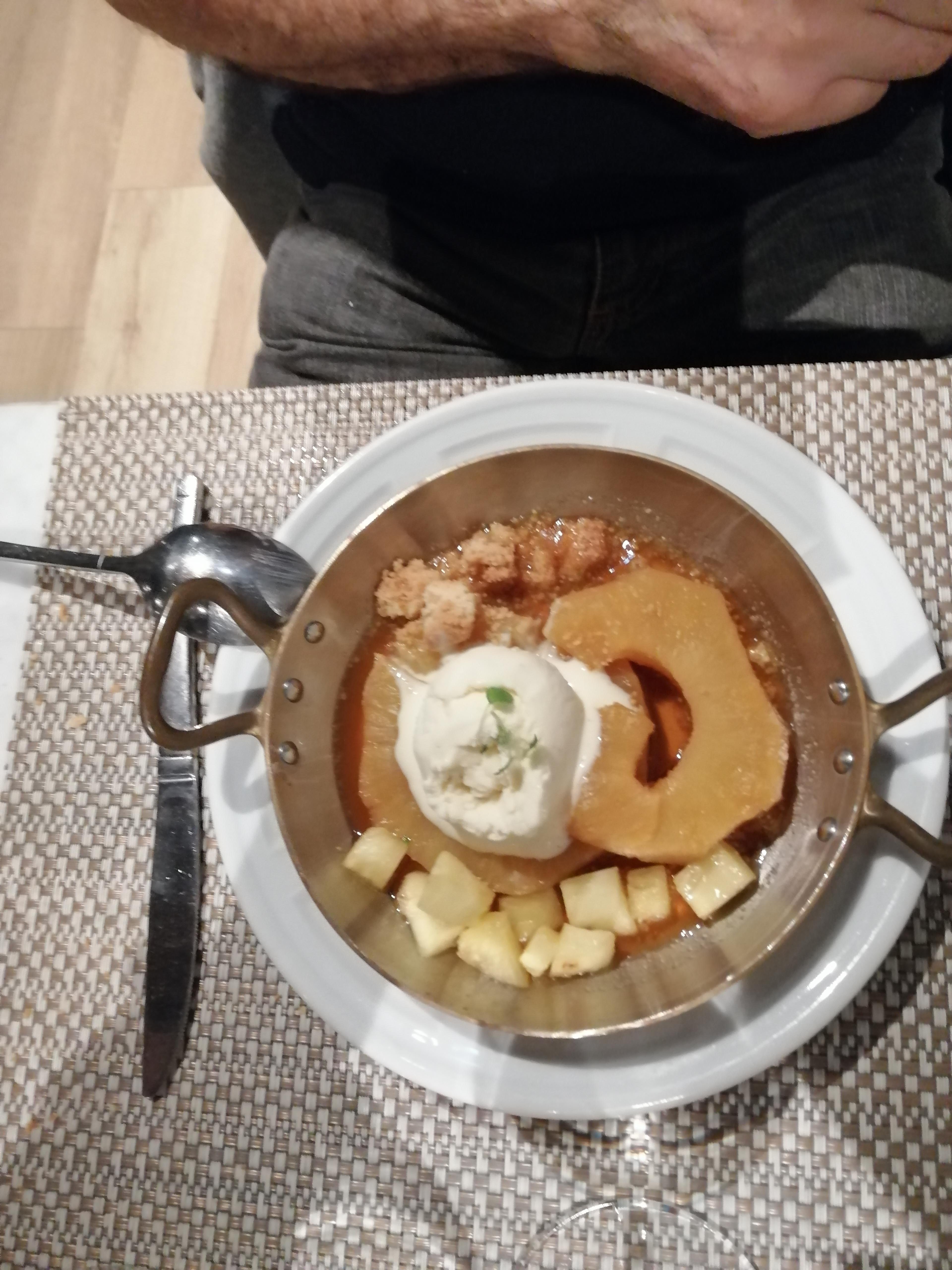 dessert poêlée ananas glace vanille 