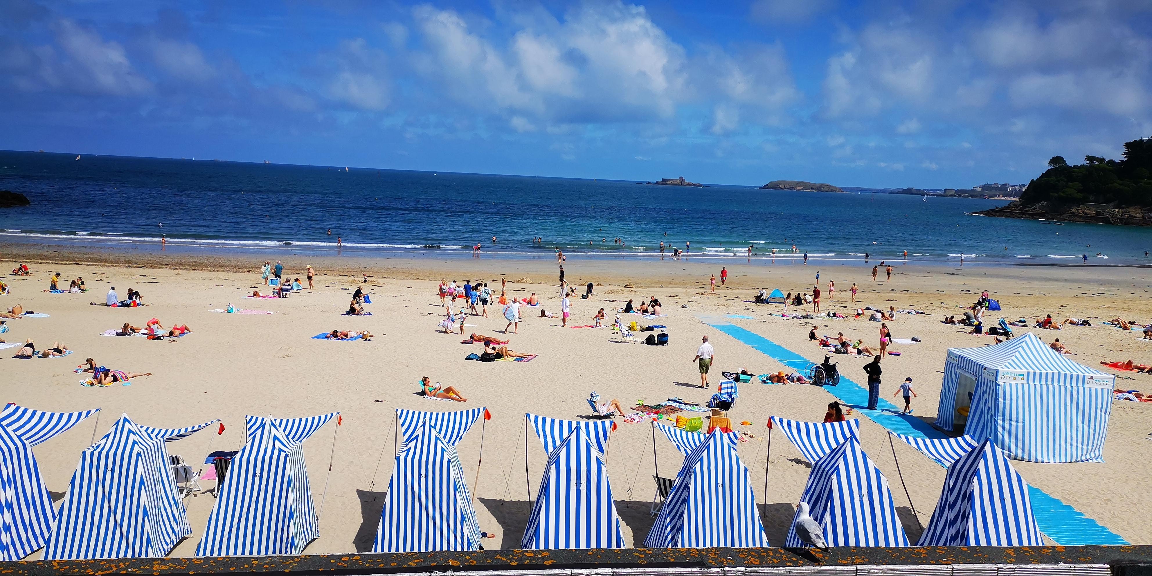 Blick auf den 🏖️ vor der Wohnung. 