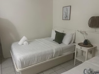Habitación acogedora buen aire y limpieza !