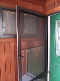 Screen door