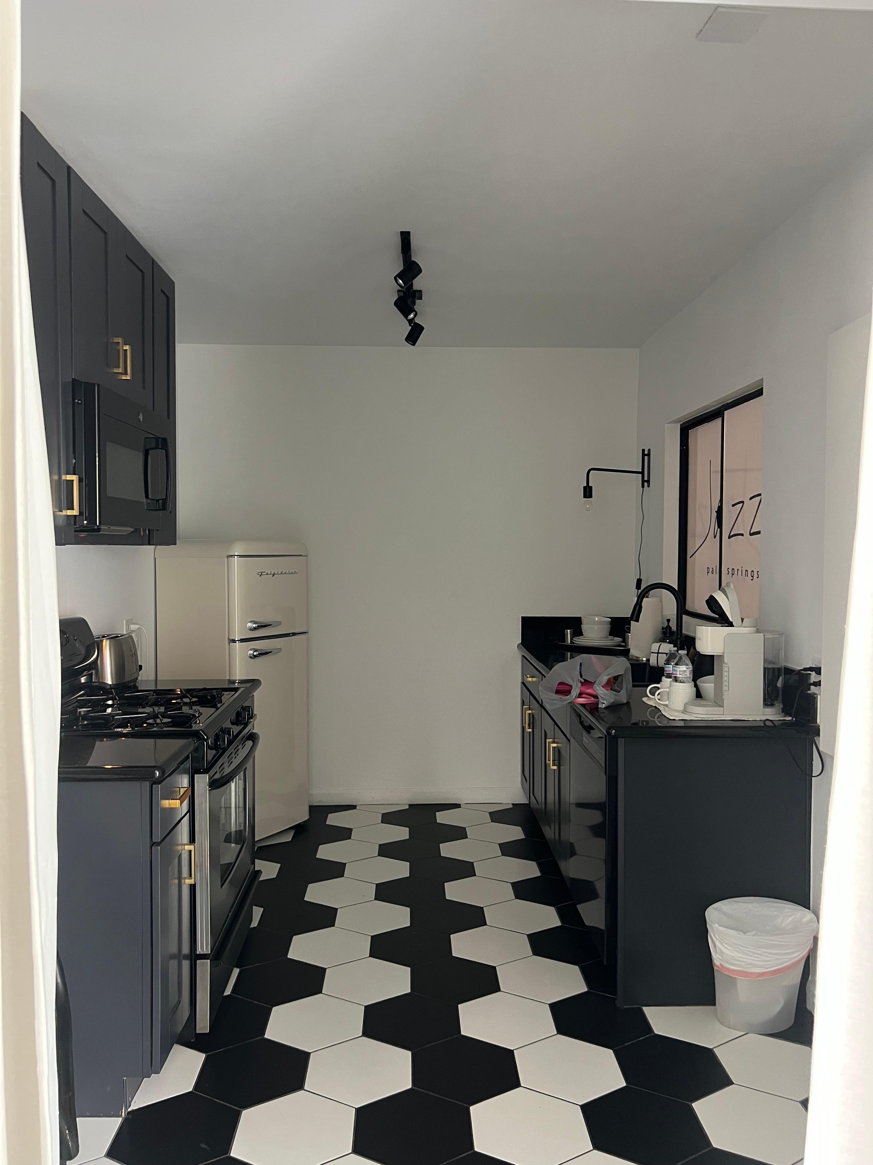 Full kitchen in room
12