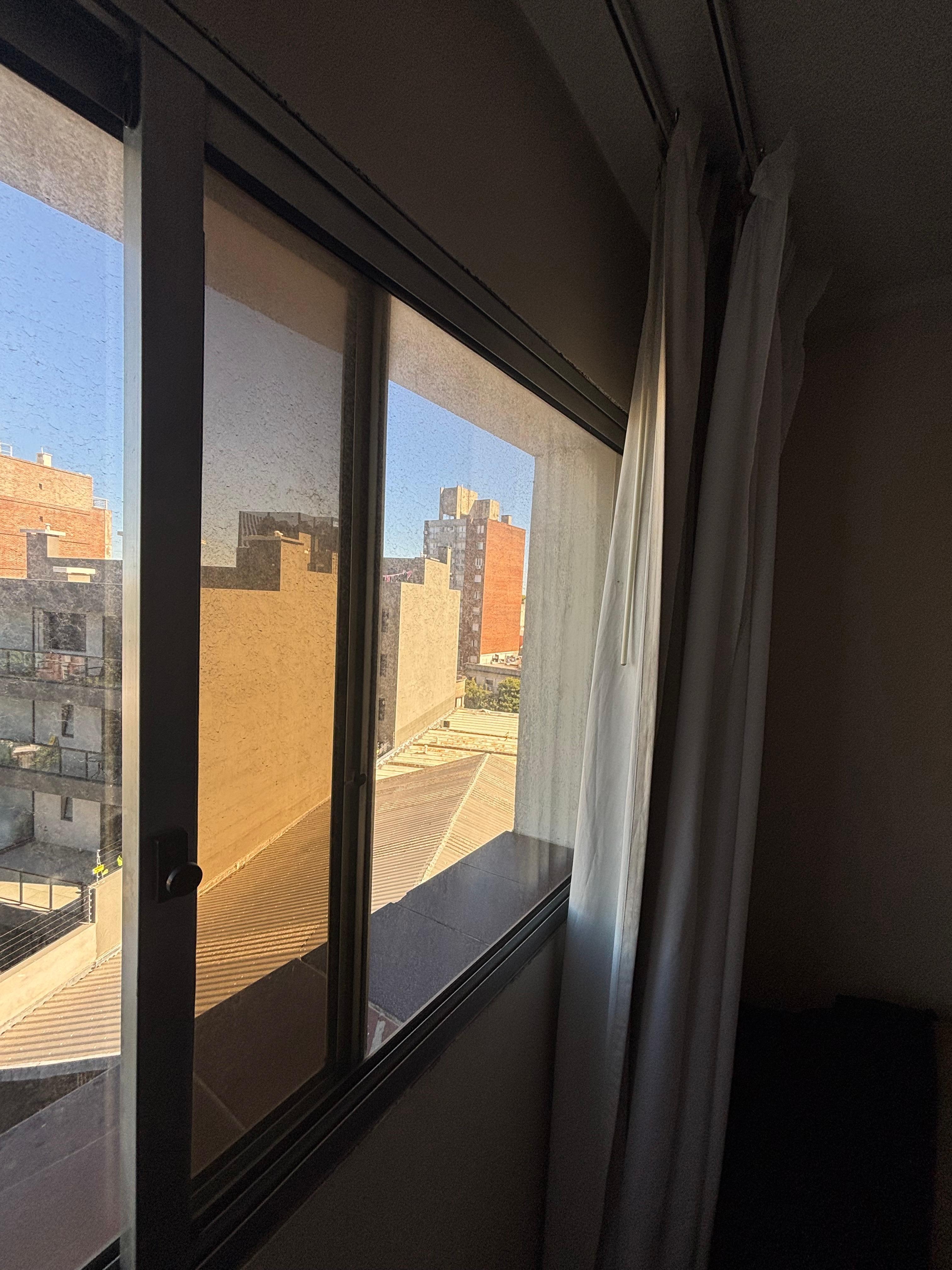 Windows very very dirty - not sure if can be seen here 