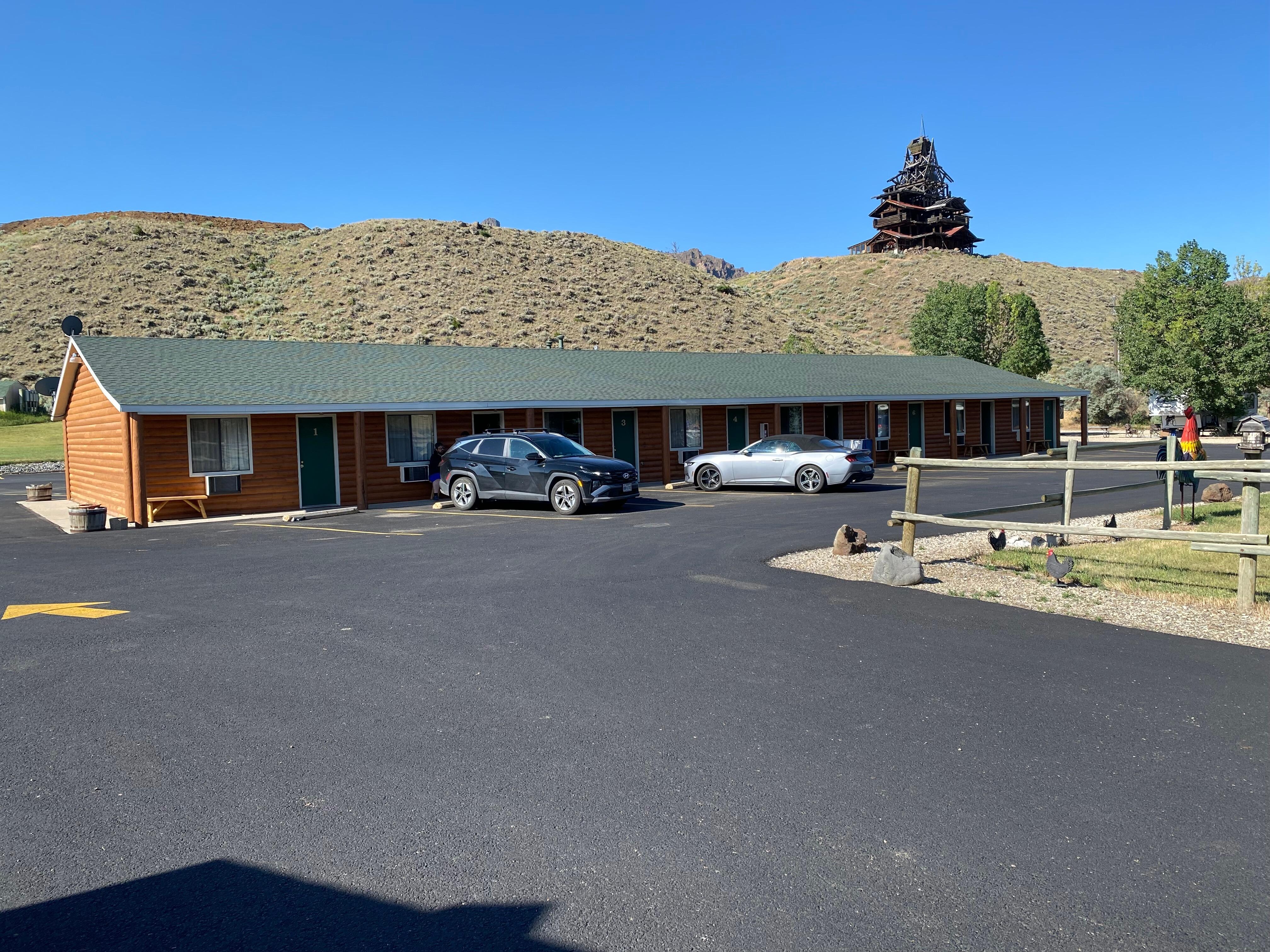 The rooms, more rooms on the other side. Rv parking is on the right. 