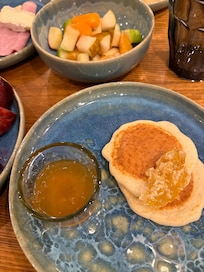 ブリニ?サイズのパンケーキはマシンで出てくる