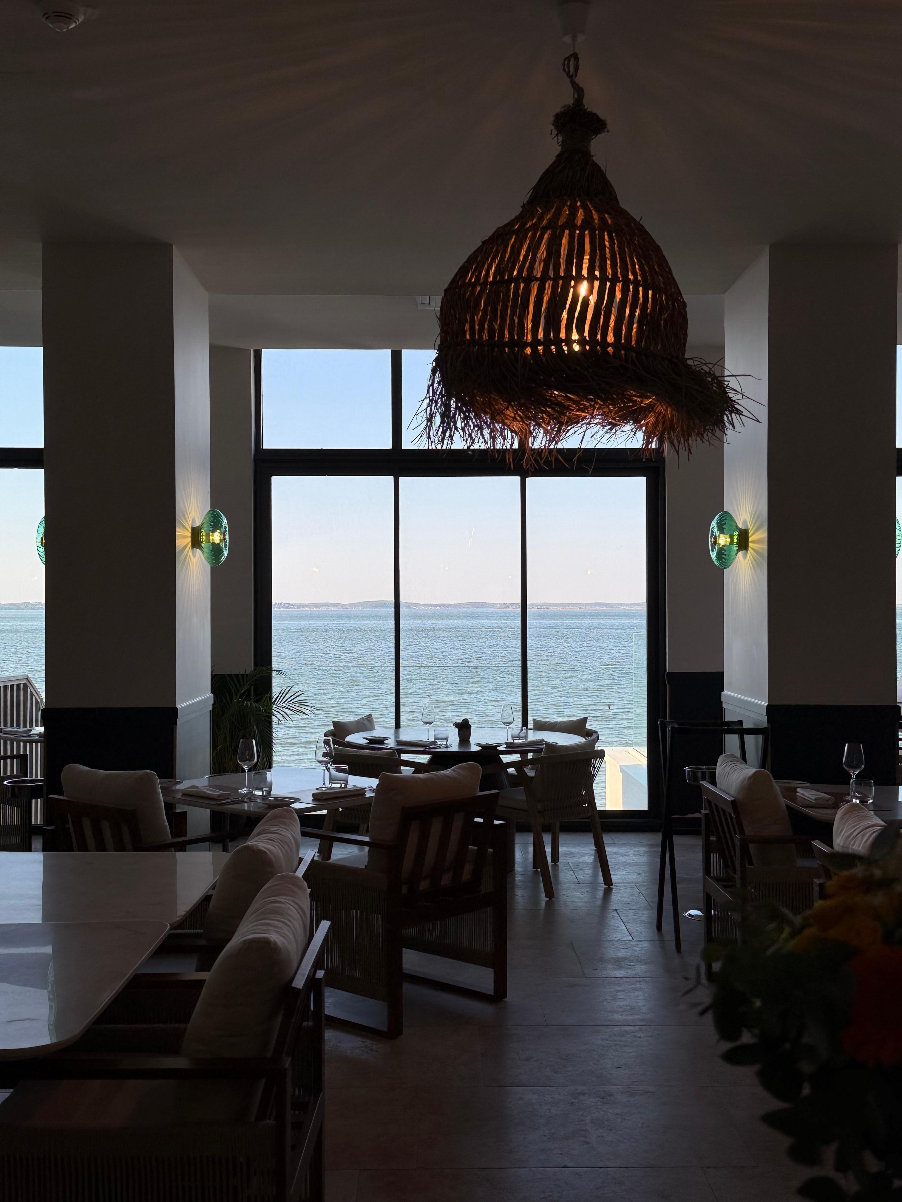 La salle de restaurant /petit déjeuner 