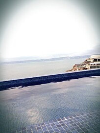 Piscine sur le toit 
Magnifique vue