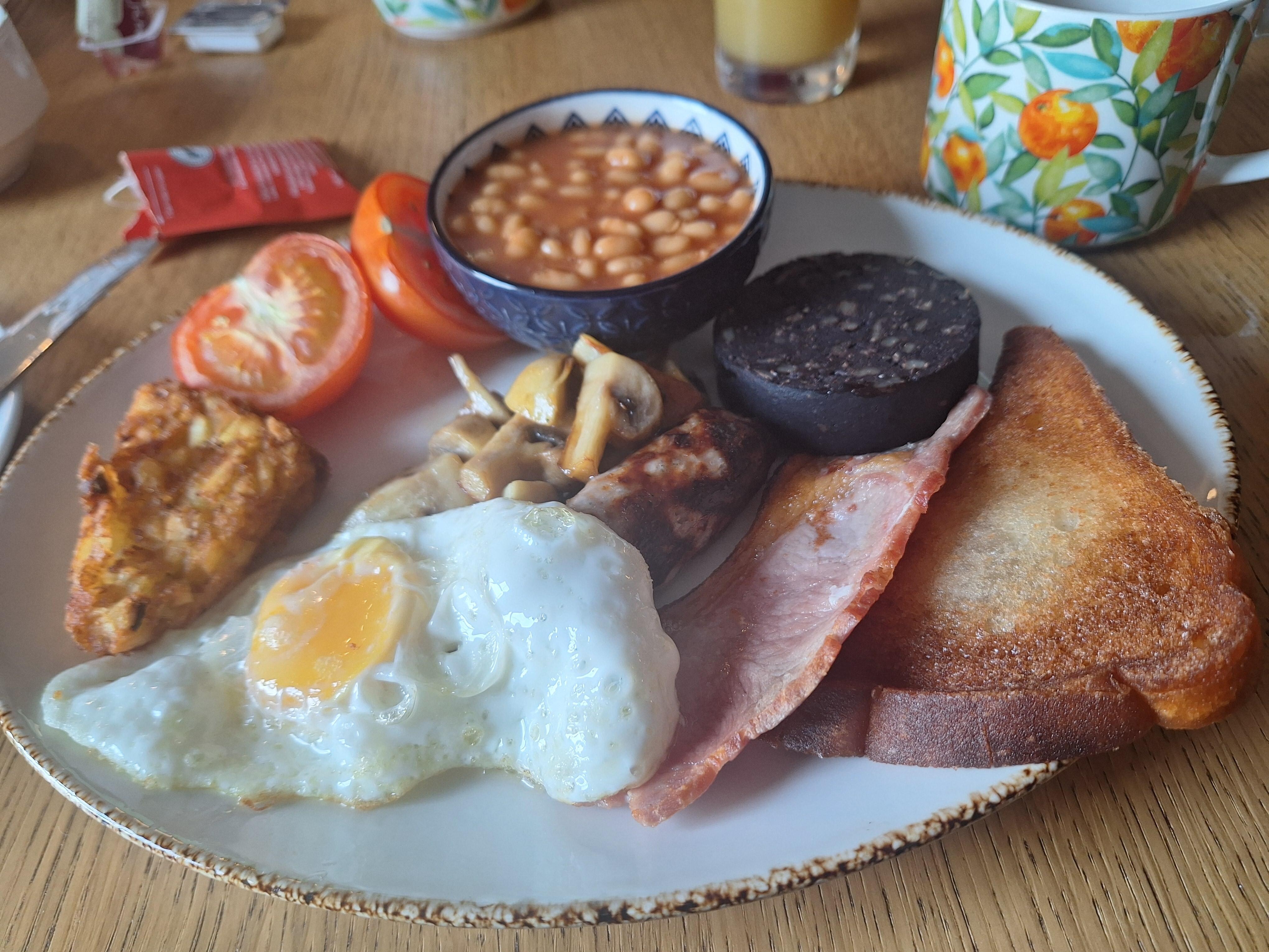 Super breakfast - cooked to order with loads of choice.