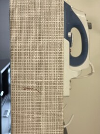 入門口便望到在當眼處不知是什麼?是否血跡?