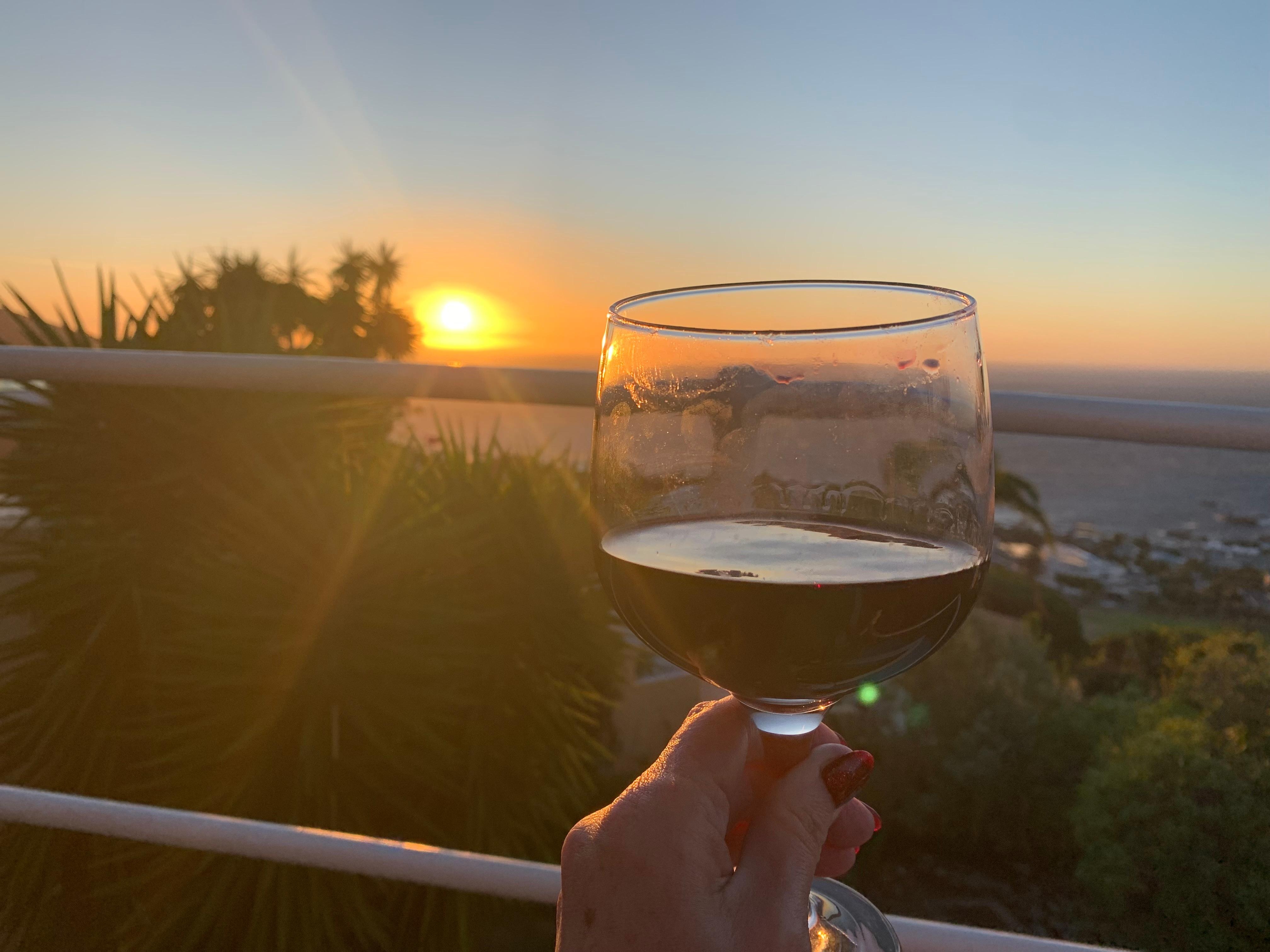 The balcony is the perfect spot for sundowners🍷🌅