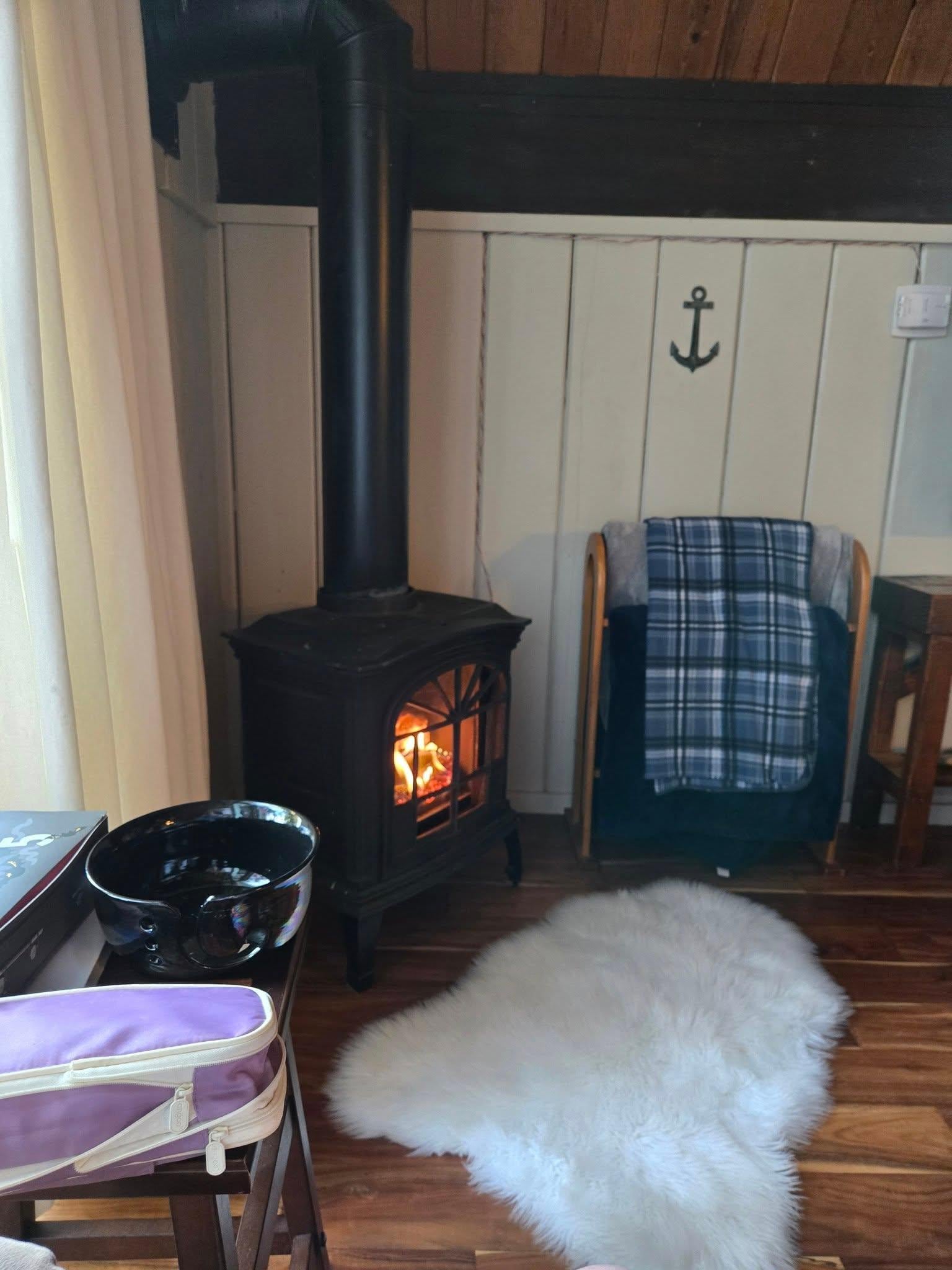 I was set up in the recliner with my knitting bowl and my crochet project, right by the fire - made for a wonderfully cozy weekend.