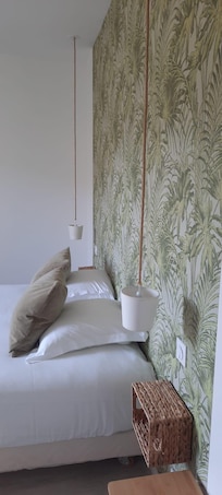 Chambre tres agréable confortable,excellente literie , tres bon accueil
