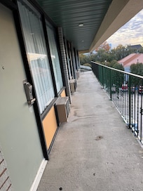 Top floor 4, no elevator