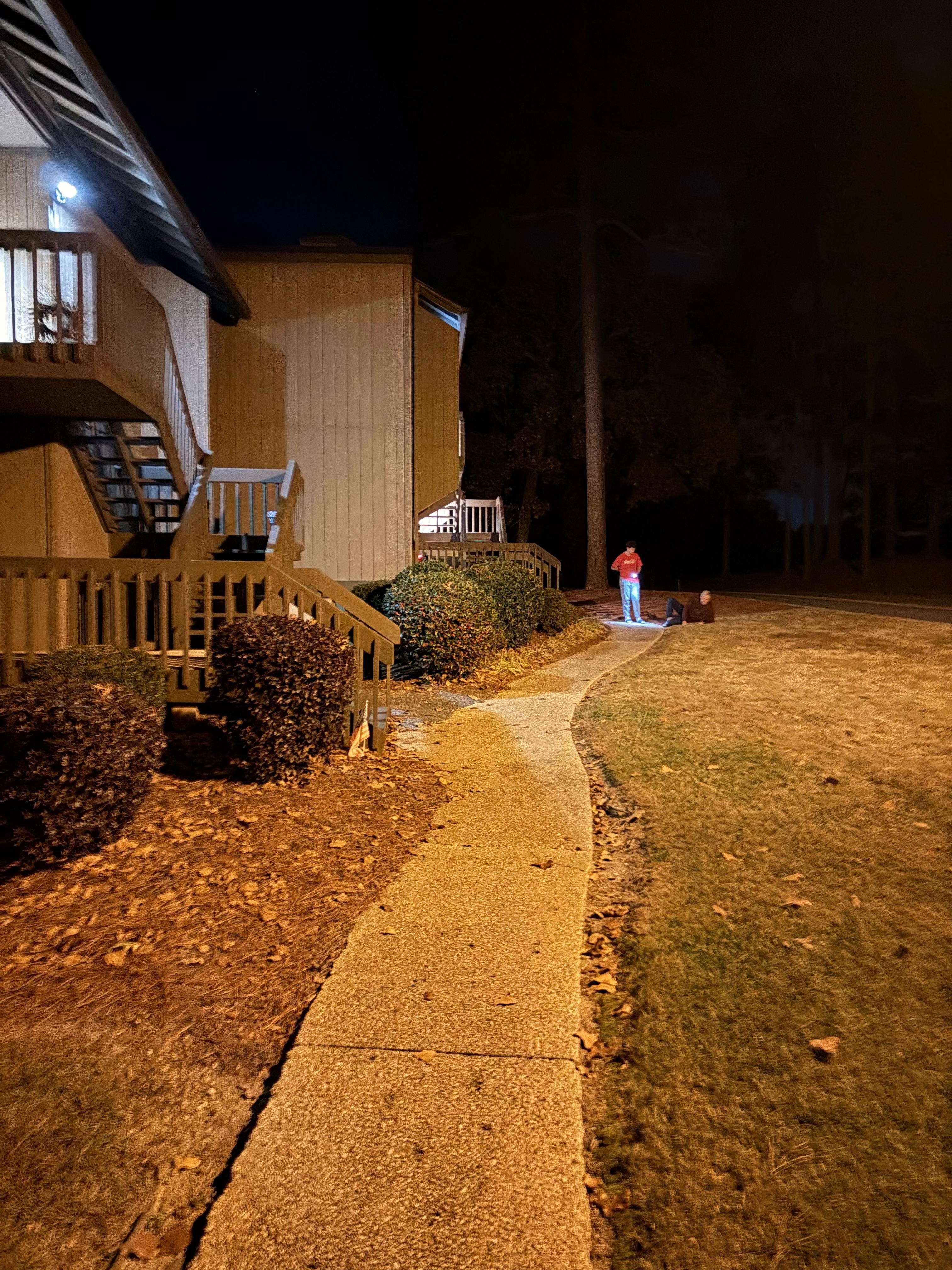 Bit tricky to find, and a hike from the parking lot but very private. Yes, even using Waze it was tricky to find - it’s part of a complex with same name but not together. Unit is on the second floor. *these are 30-40yr units that owners upgraded 