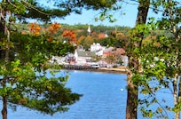 The view of the river and Wiscasset just over the bridge.