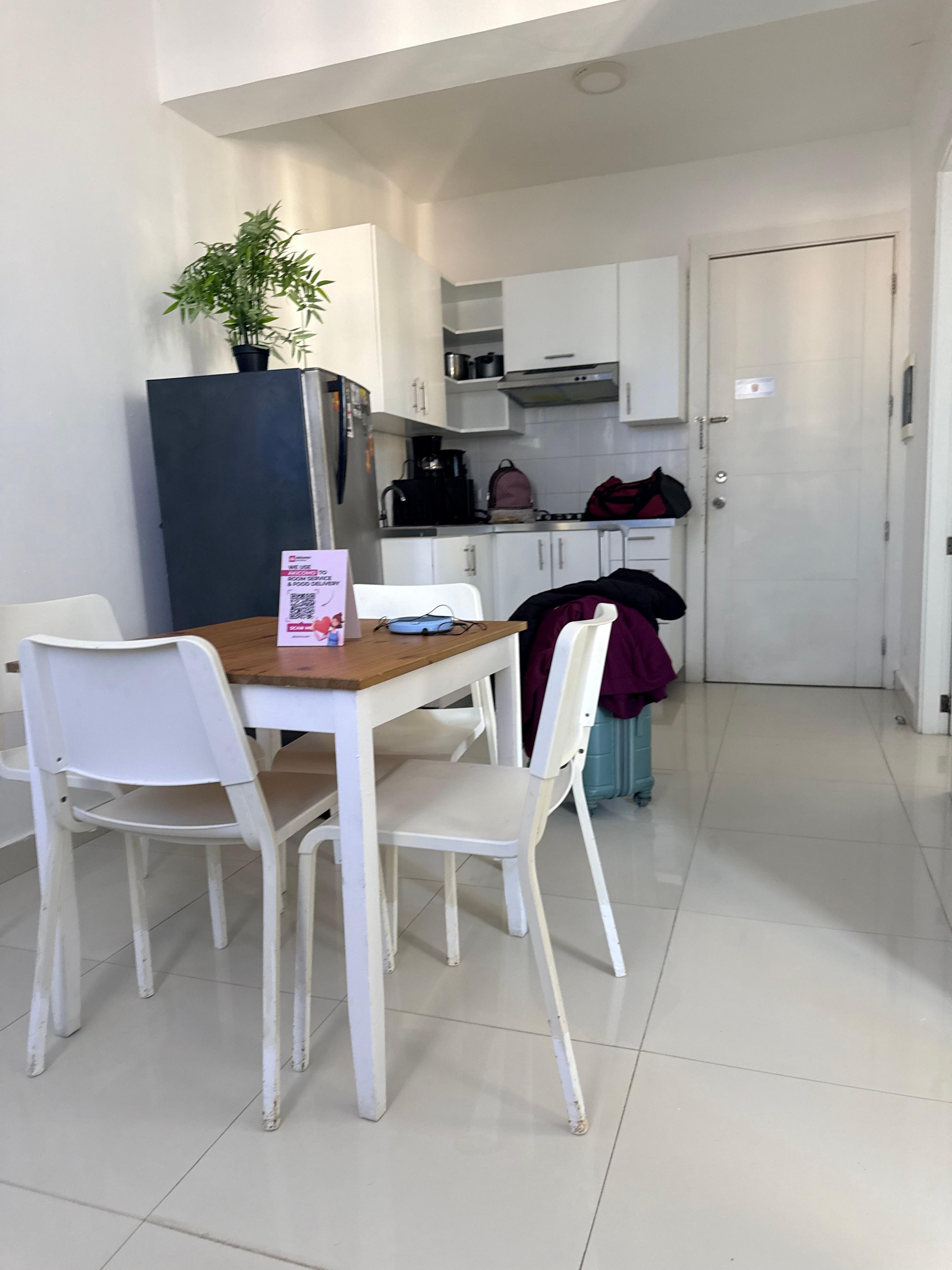 This is the “junior suite.” Also, be prepared to buy your old cleaning products and supplies. They clean only every 3 days. 