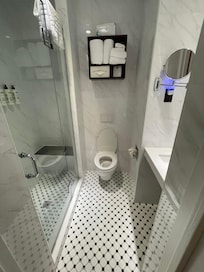 Great bathroom, hot shower with strong consistent pressure
