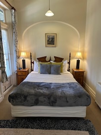 Family room main bed