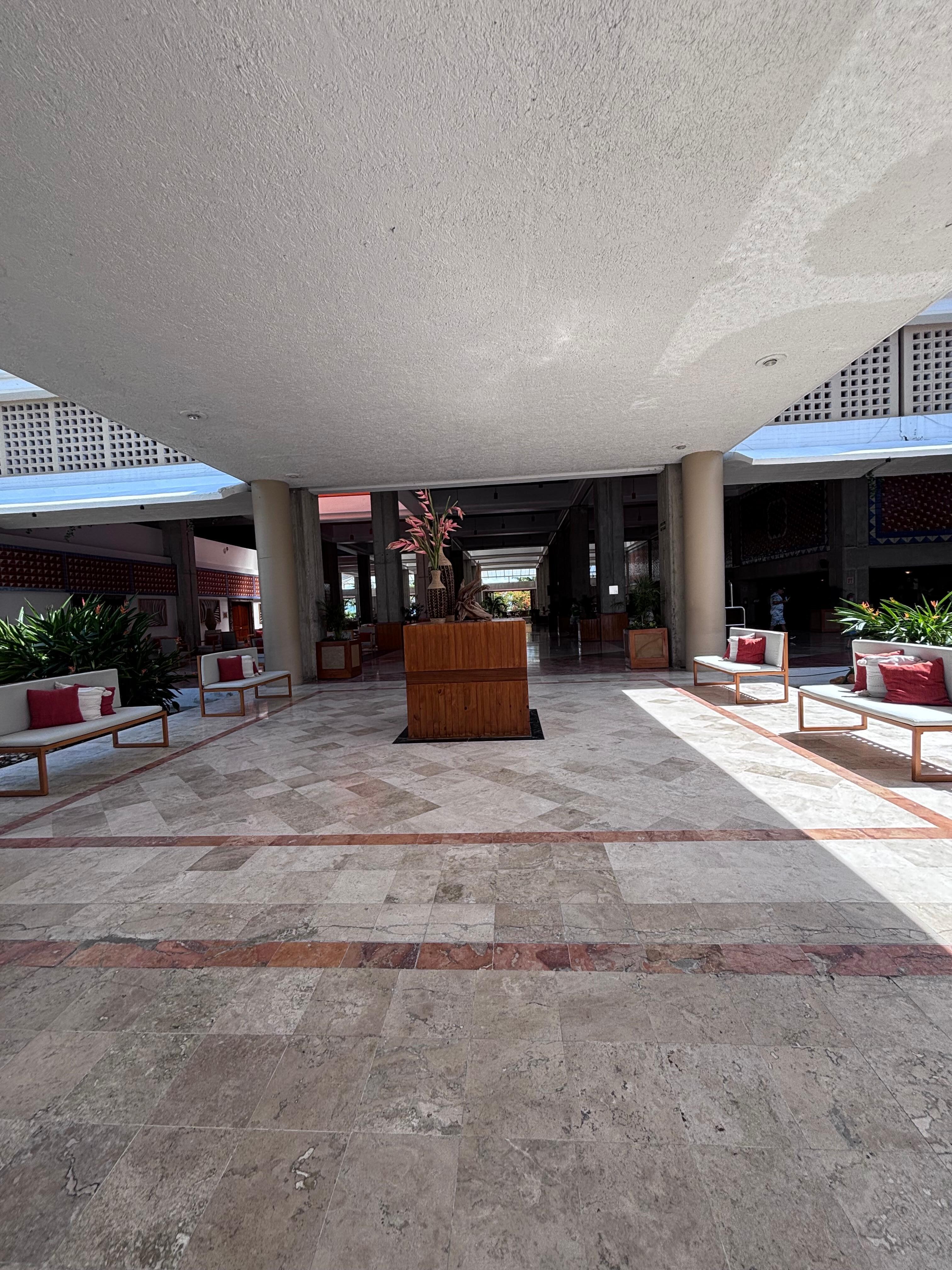 Front Lobby - Angel & his colleagues were outstanding to always ensure we got a yellow cab safely when we travelled! 