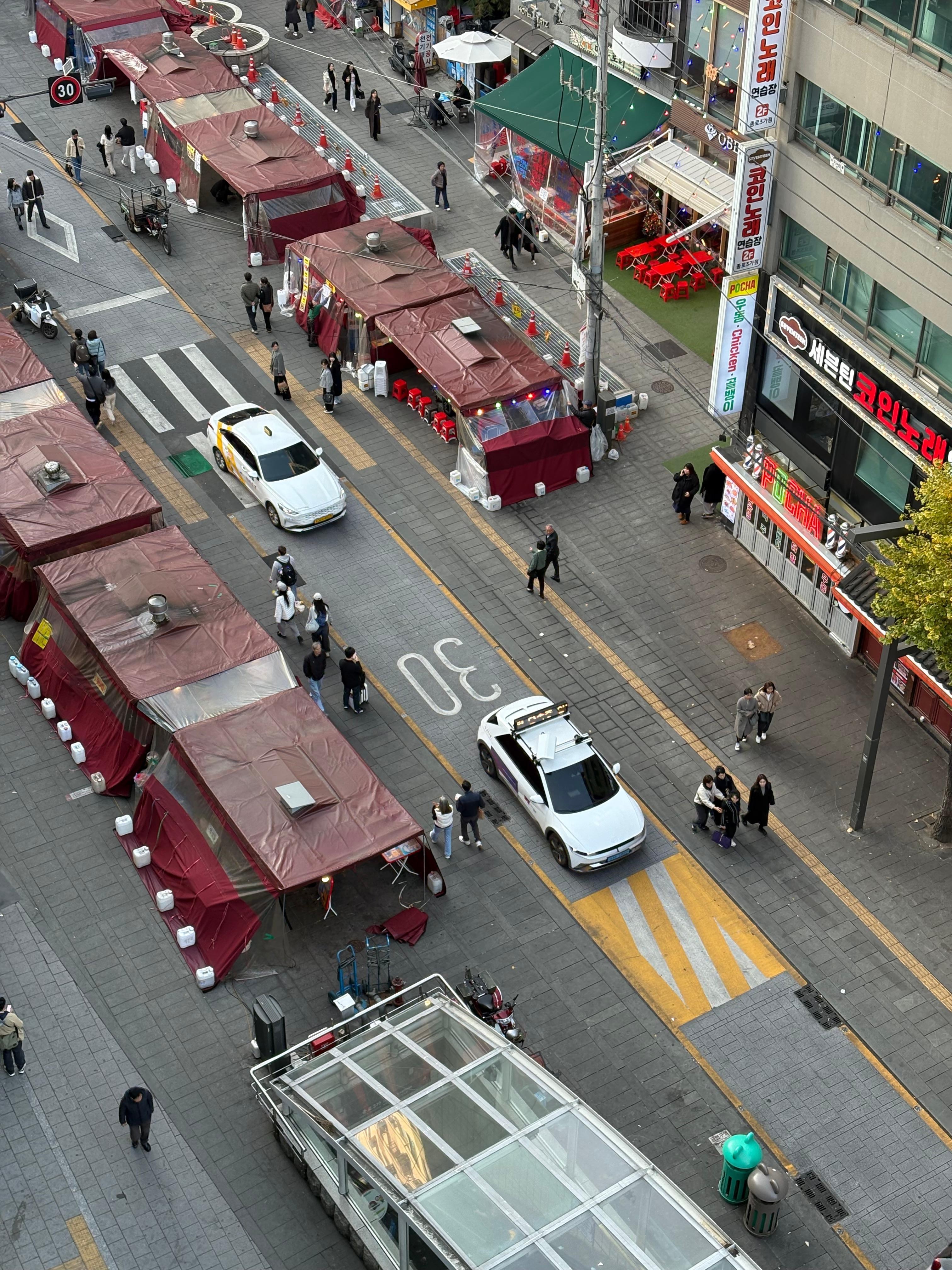 ホテル前の屋台