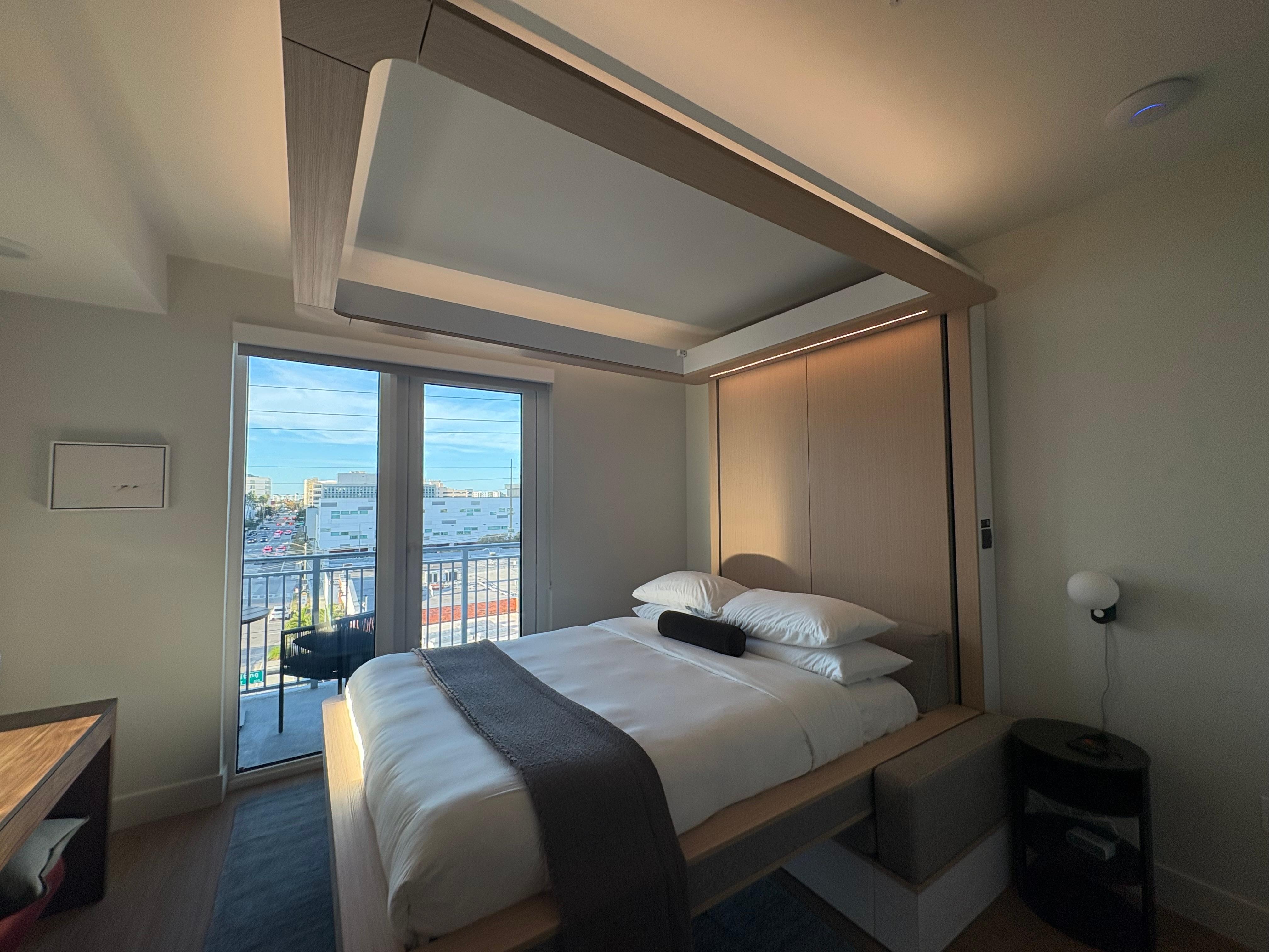 The most amazing bed set up and mattress that I never knew existed. Stunning, modern, smart. 