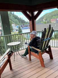 Comfy chairs outside our room, perfect for morning coffee and watch the locals!
Seems popular for off road vehicles.