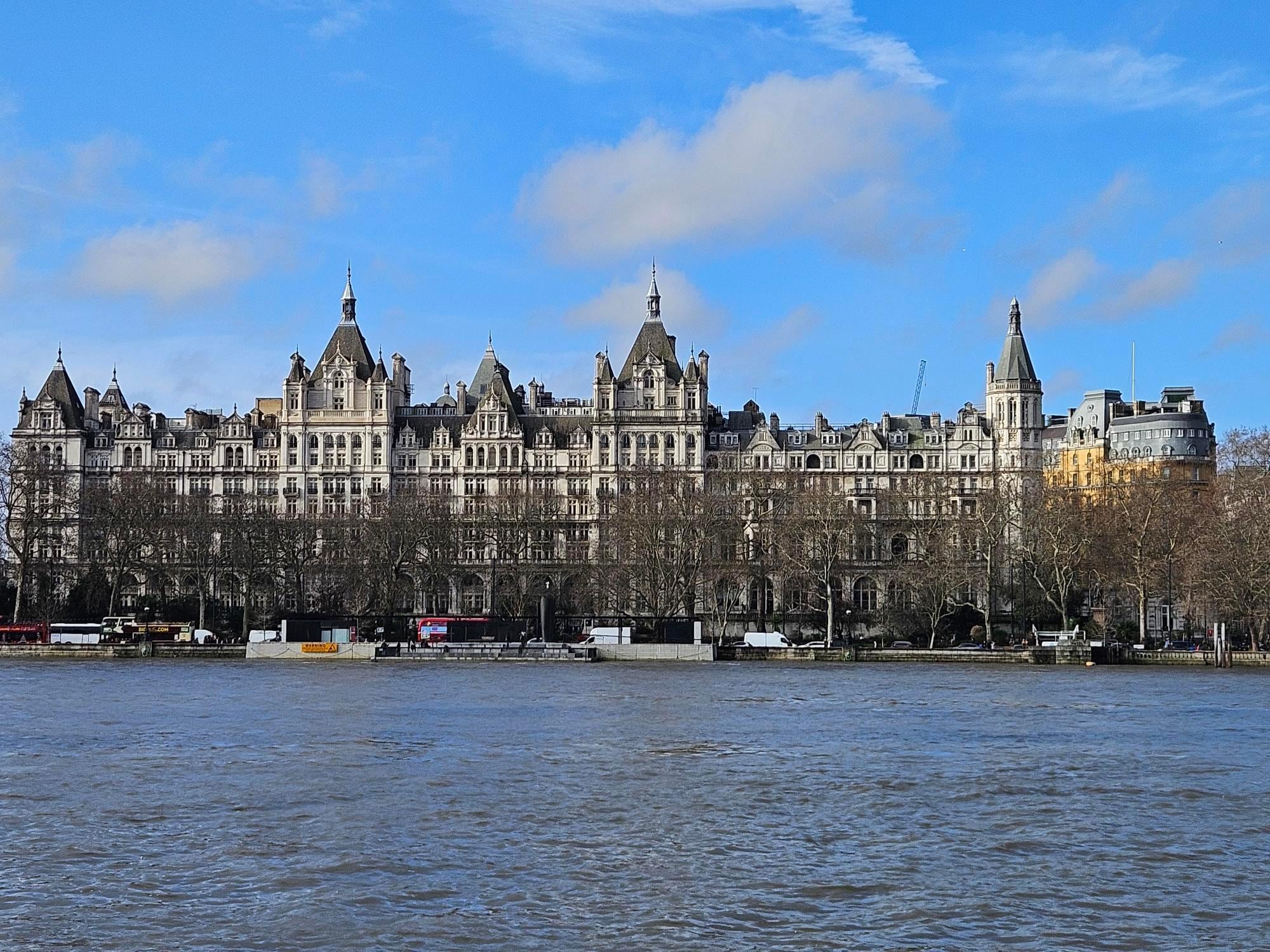 Royal Horseguards hotel rom the Southbank