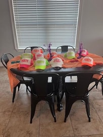 Nice sized table for dining or decorating