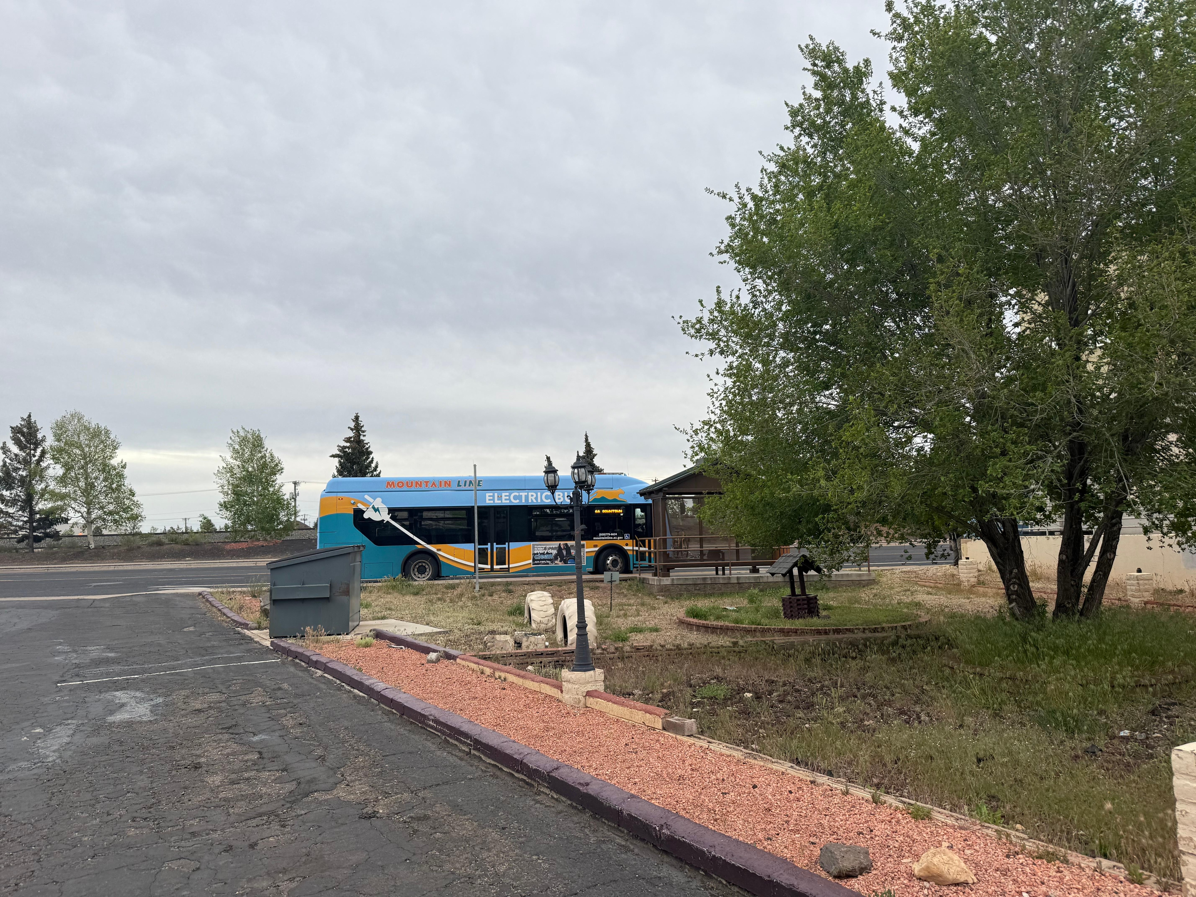 E Bus stop right out front.