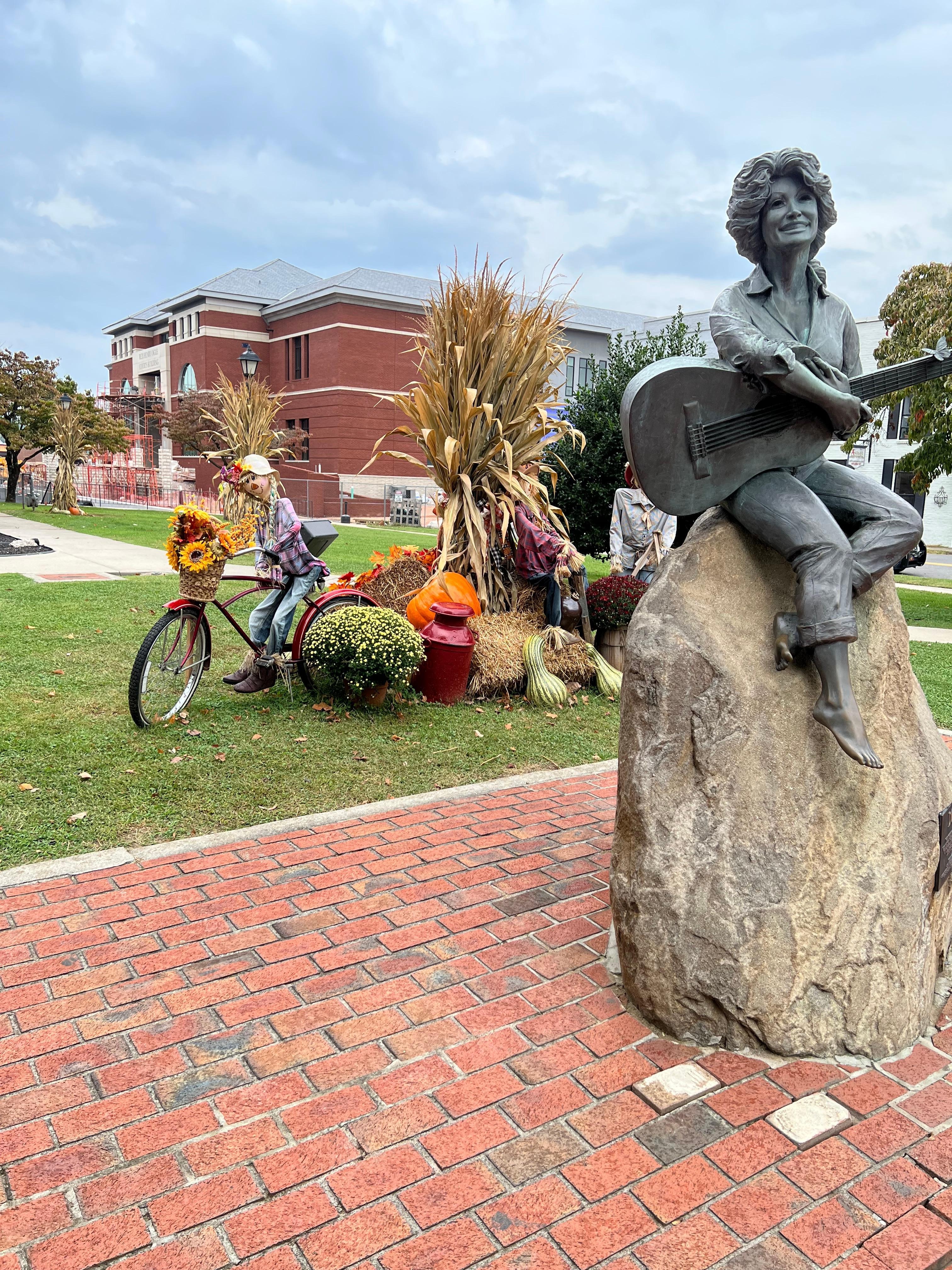 Dolly Parton statue in front of the courthouse.