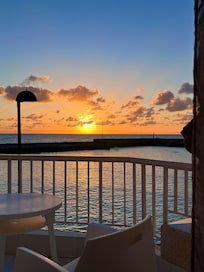 Sonnenaufgang vom Schlafzimmerbalkon aus