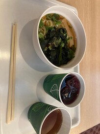 夜のサービスラーメンとドリンク