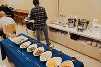 每日早餐的菜色都有變化,連米飯都有兩種選擇,除了固定的白米飯,有時還會有鮭魚拌飯、香鬆拌飯、咖哩飯等等。