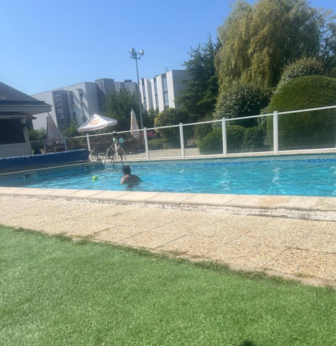 Belle picine .Tranquille  