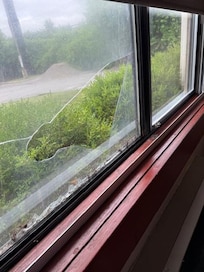 Broken Hotel windows in the room we stay room #123