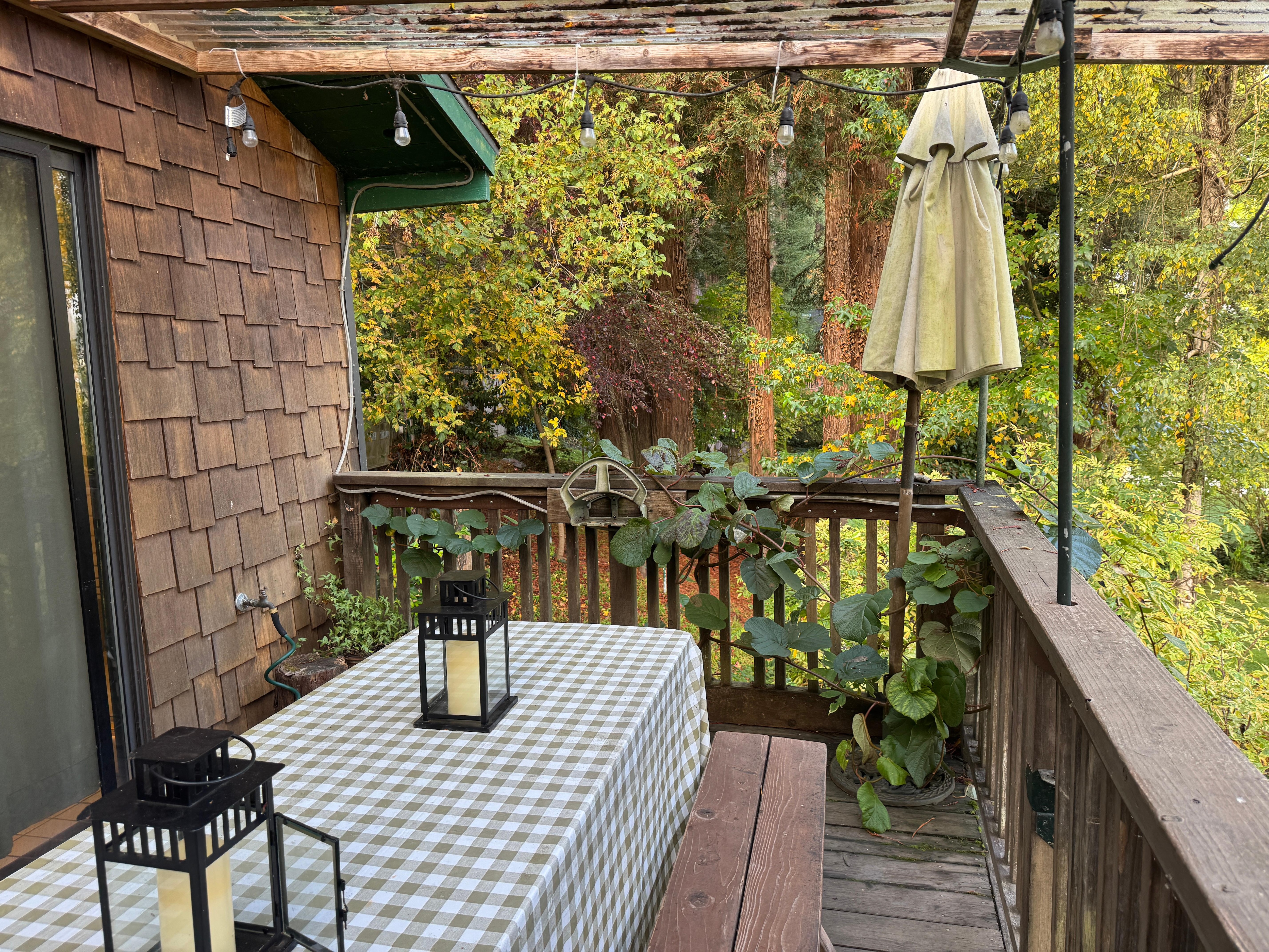 Outdoor seating area on deck