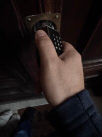 upon arrival, waited hours to get in due to malfunctioning door latch