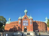 Campo Pequeno shopping mall. Right across from Hotel