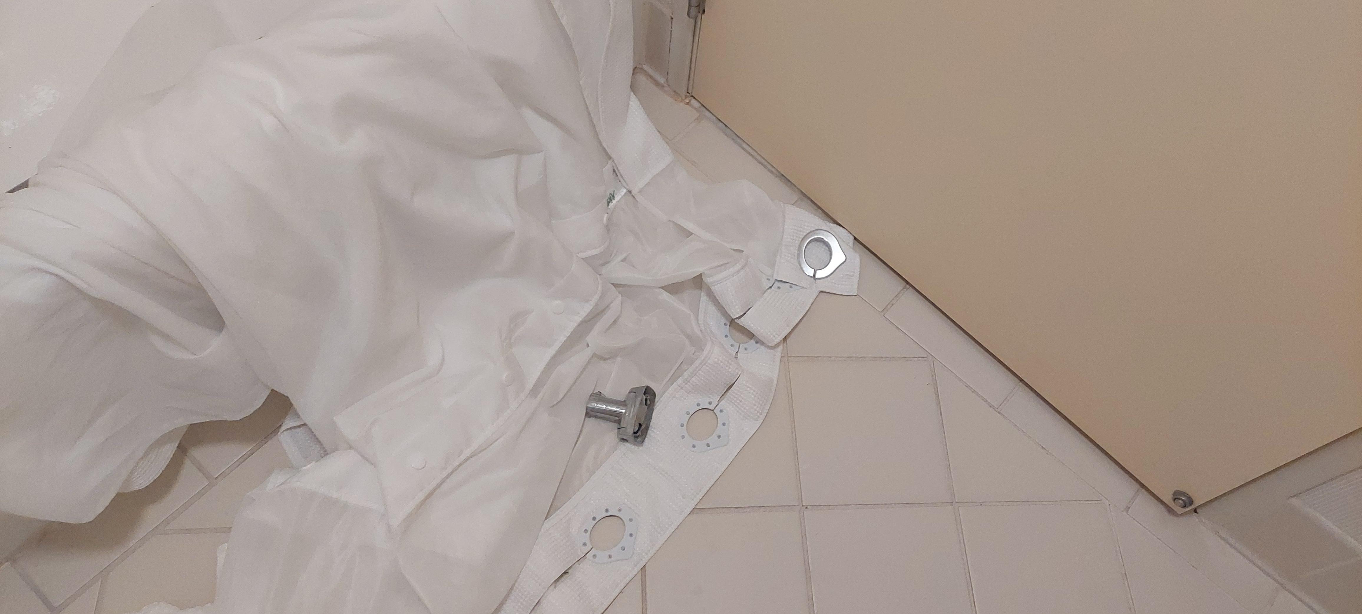 The hotel refunded my money for this stay because of it but they refunded it to you Expedia and I can't get the money back please help